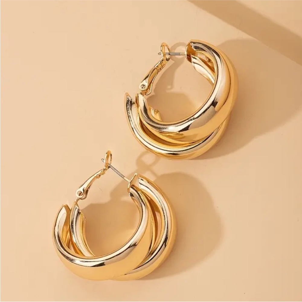 NWOT Mazie Gold Double Hoop Earrings - Picture 2 of 4